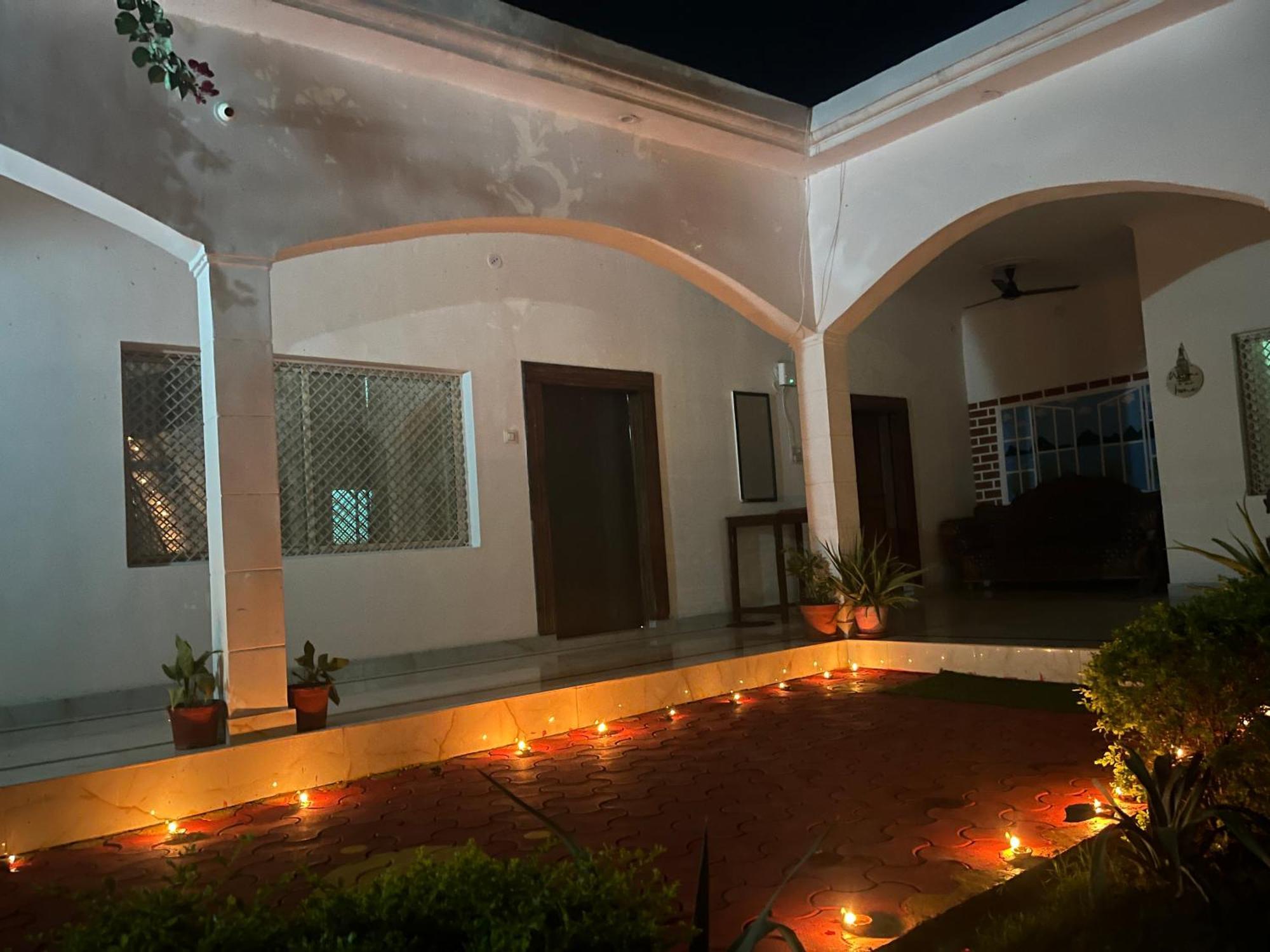 Sunrise Bed & Breakfast Khajuraho Luaran gambar