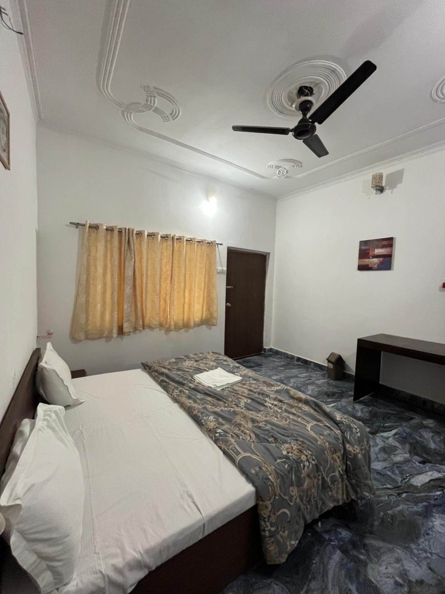 Sunrise Bed & Breakfast Khajuraho Luaran gambar