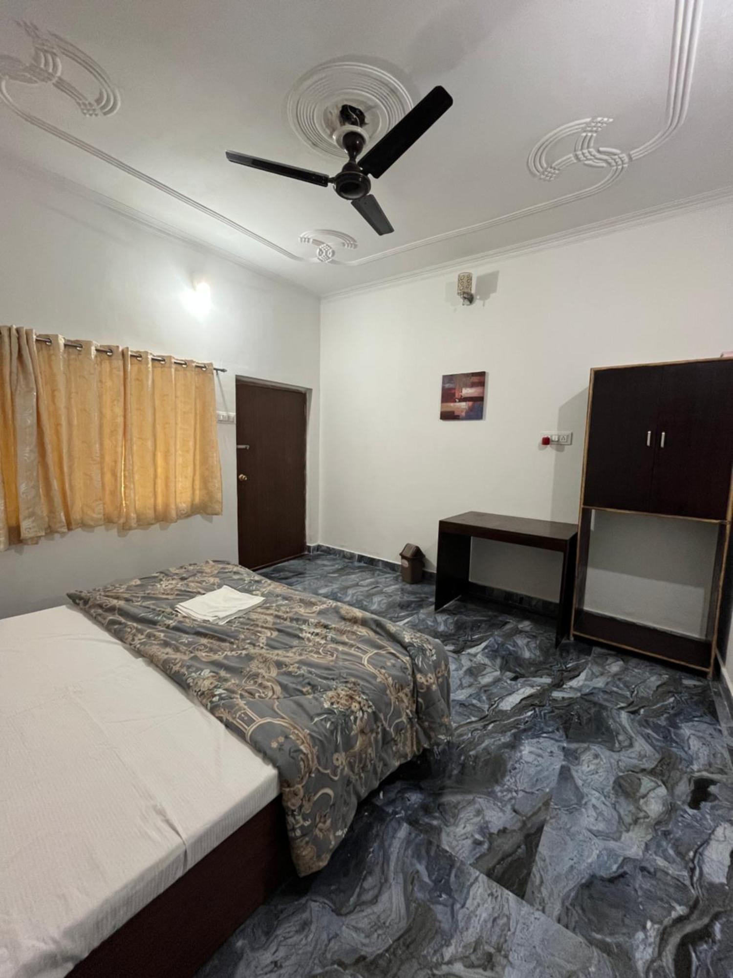Sunrise Bed & Breakfast Khajuraho Luaran gambar